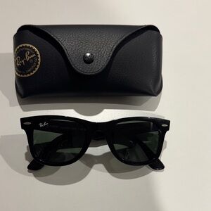 Ray-Ban Wayfarer Ease Black Sunglasses with Case